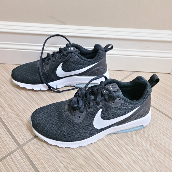 Womens Nike sneakers - Picture 3 of 7